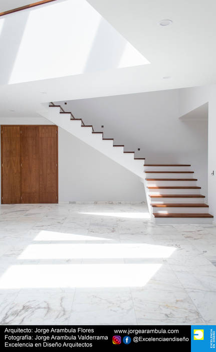Residencia Copal, Excelencia en Diseño Excelencia en Diseño Escaleras Madera Acabado en madera
