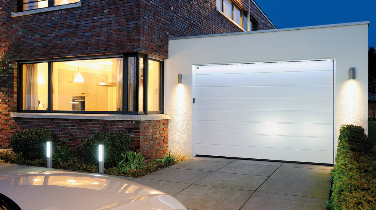 Hormann sectional garage door in white Access Garage Doors Ltd 門 sectional garage doors