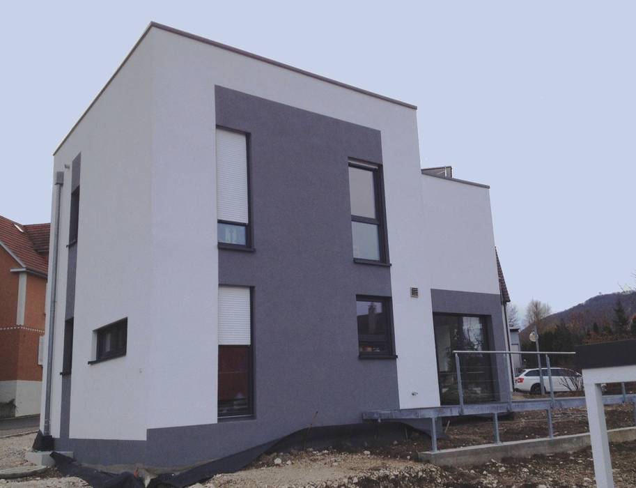 Einfamilienhaus in Pfullingen, F.C. Nüdling Fertigteiltechnik GmbH + Co. KG F.C. Nüdling Fertigteiltechnik GmbH + Co. KG บ้านสำเร็จรูป