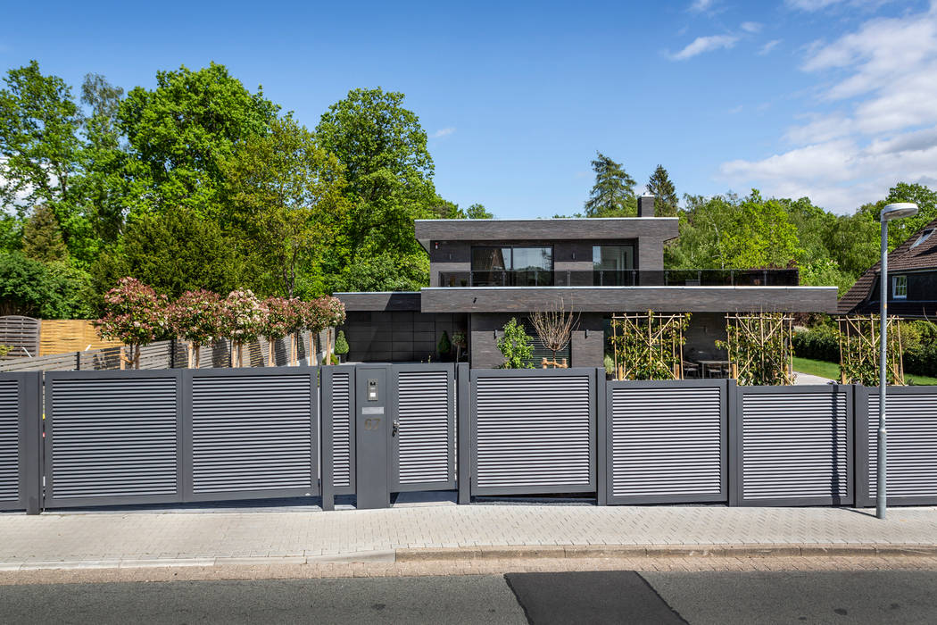 Modell Malmö, Nordzaun Zäune - Tore - Sicherheit, Inh. Dipl. Ing (FH) Torben Suhr Nordzaun Zäune - Tore - Sicherheit, Inh. Dipl. Ing (FH) Torben Suhr Modern garden Aluminium/Zinc Fencing & walls