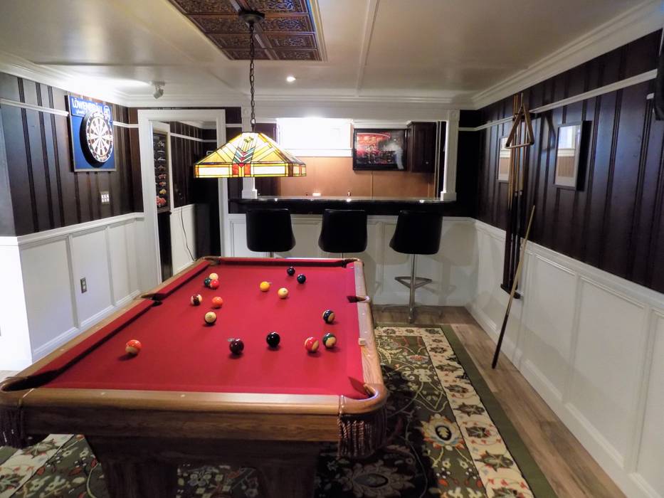 1935 Colonial Game Room & Bar, Tonic Interiors Tonic Interiors Ruang Keluarga Klasik Kayu Wood effect