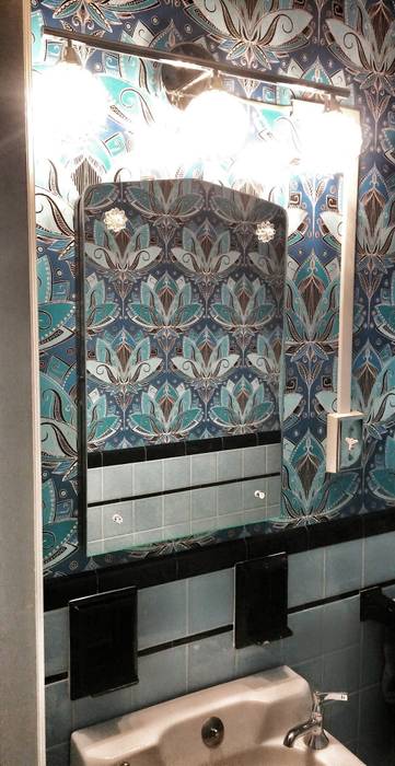 1935 Colonial Powder Room, Tonic Interiors Tonic Interiors Classic style bathroom Tiles