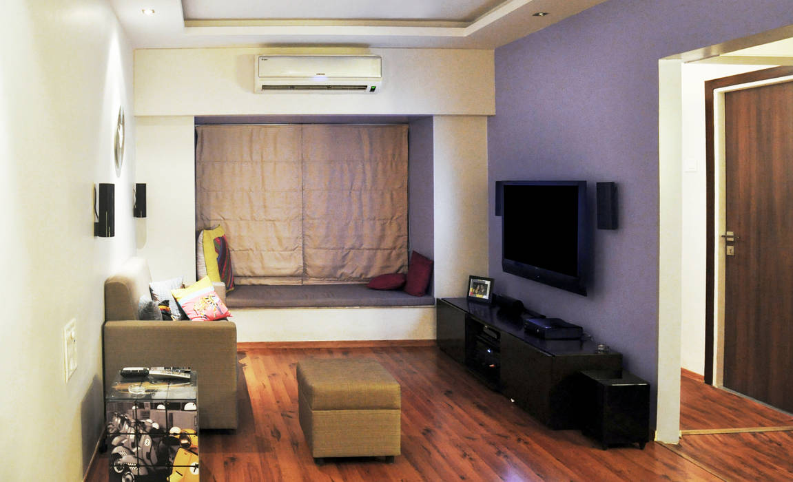 Residence at Wadala, Dhruva Samal & Associates Dhruva Samal & Associates Modern living room Furniture,Comfort,Wood,Couch,Architecture,Floor,Building,Flooring,Television,Hall