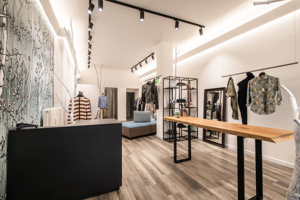Showroom abbigliamento - Renè Moda Uomo - Udine, Roberto Pedi Fotografo Roberto Pedi Fotografo Commercial spaces Offices & stores
