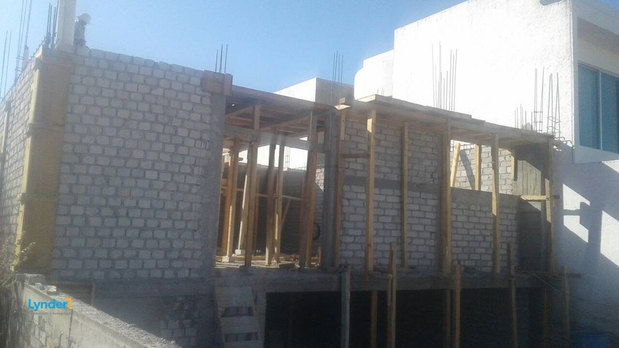 Obra gris Lynder Constructora e Inmobiliaria Casas modernas