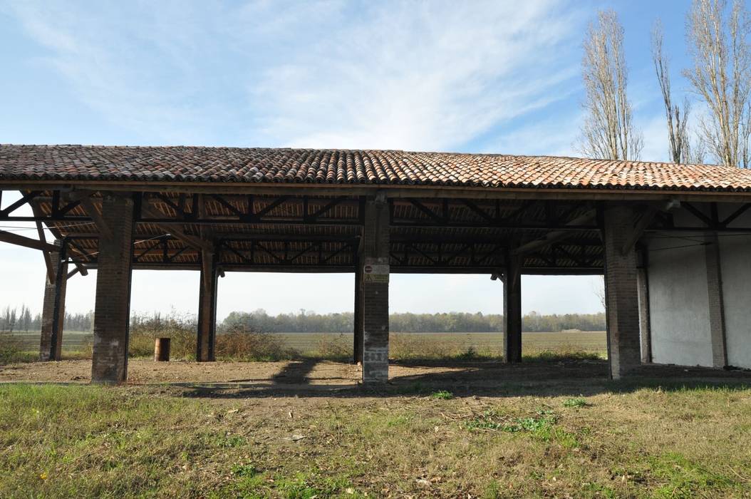 Demolizione e ricostruzione. Beni rurali antisismici., Simona Muzzi Architetto Simona Muzzi Architetto Country style house