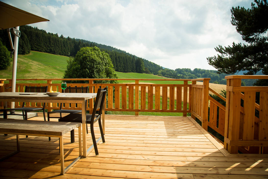 Douglasie Terrassendielen, Holz Terrassendielen Remise Holz Terrassendielen Remise Rustic style balcony, veranda & terrace