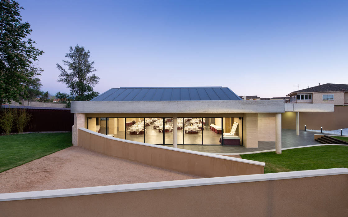 Salón de banquetes, Muñoz arquitectura Muñoz arquitectura Ruang Penyimpanan Wine/Anggur Modern