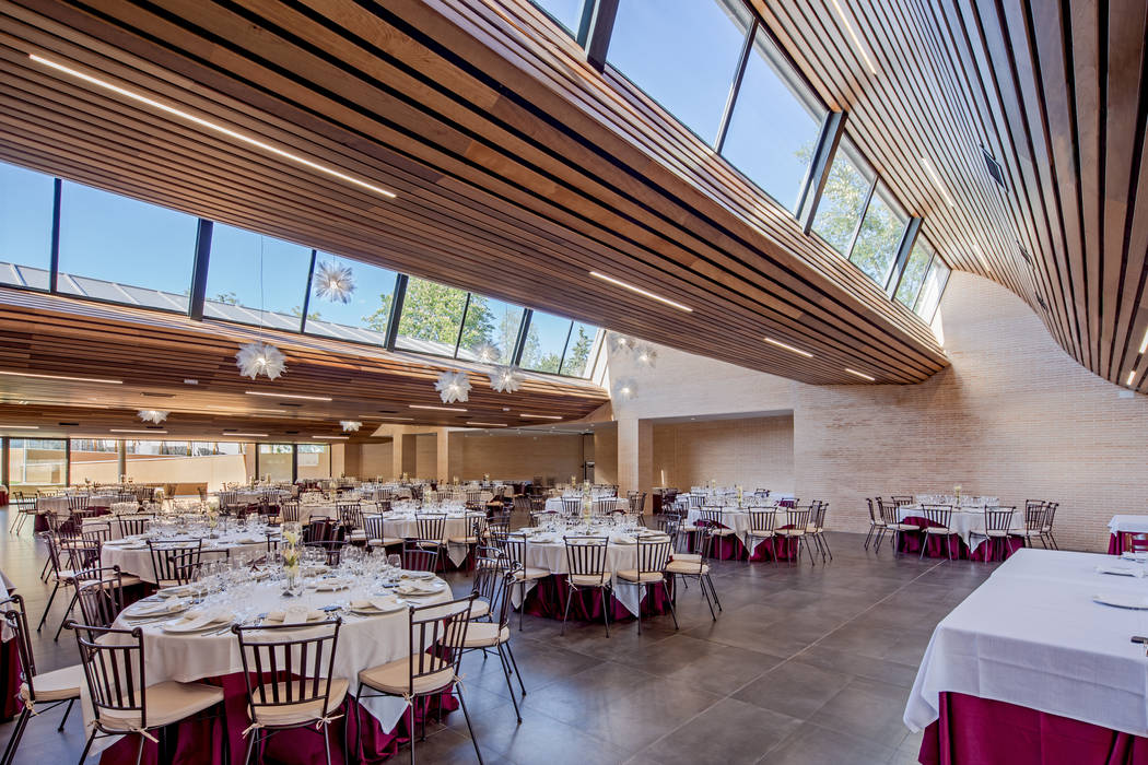 Salón de banquetes, Muñoz arquitectura Muñoz arquitectura Bodegas de vino de estilo moderno