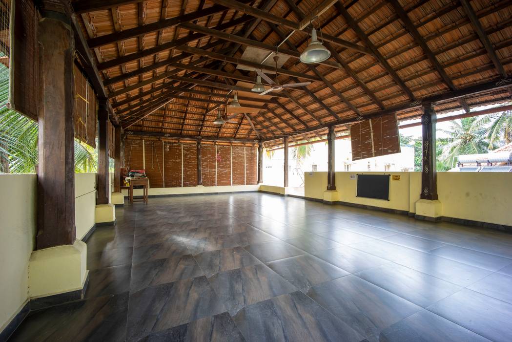 Benny Kuriakose 和風デザインの ガレージ 物置 Homify Benny Kuriakose 和風デザインの ガレージ 物置 Homify