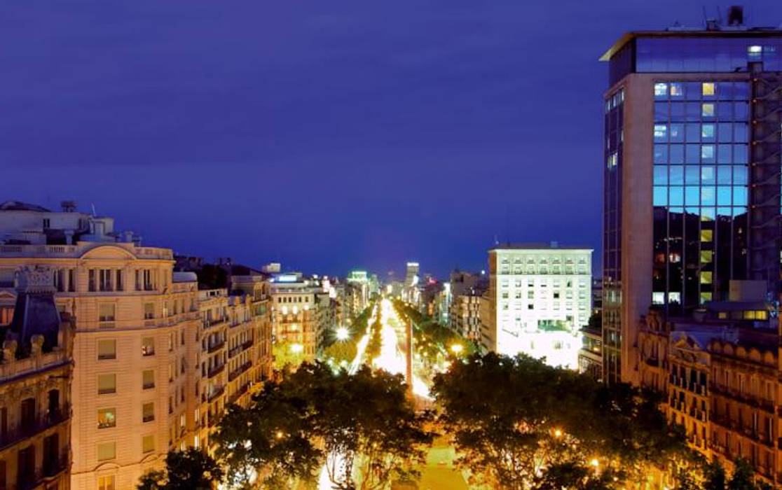 VISTA DES DE LA TERRASSA homify Balcones y terrazas de estilo moderno