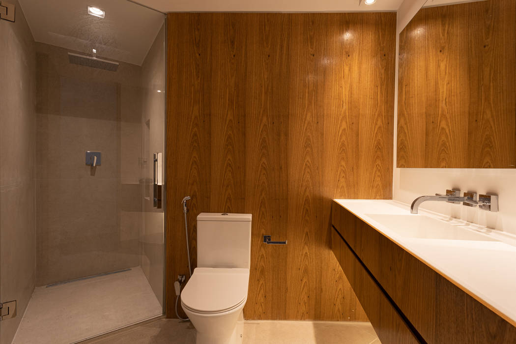 Apto. Morada das Torres do Sol_ São Paulo, Brazil, Tea Arquitectos Tea Arquitectos Modern style bathrooms Wood Wood effect