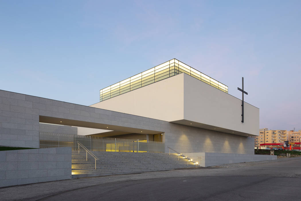 Igreja do Divino Salvador | Divino Salvador Church | Freamunde, Paços de Ferreira Vítor Leal Barros Architecture Casas minimalistas