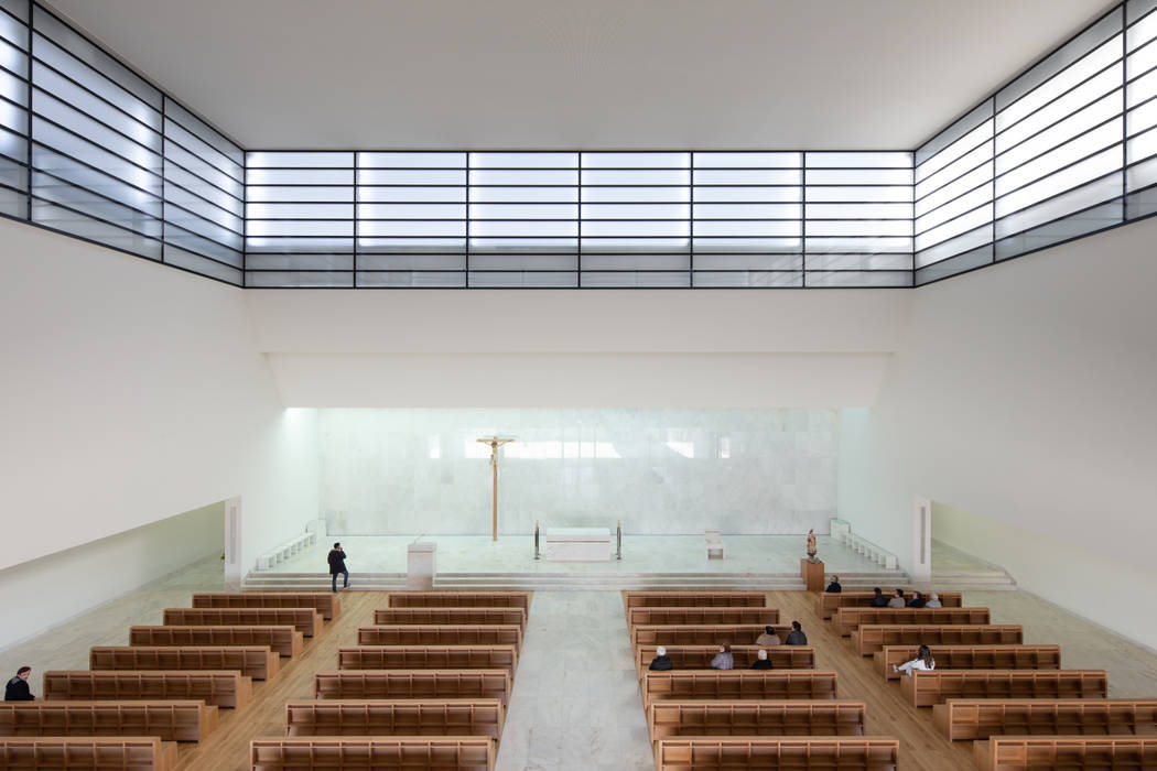 Igreja do Divino Salvador | Divino Salvador Church | Freamunde, Paços de Ferreira Vítor Leal Barros Architecture Casas minimalistas