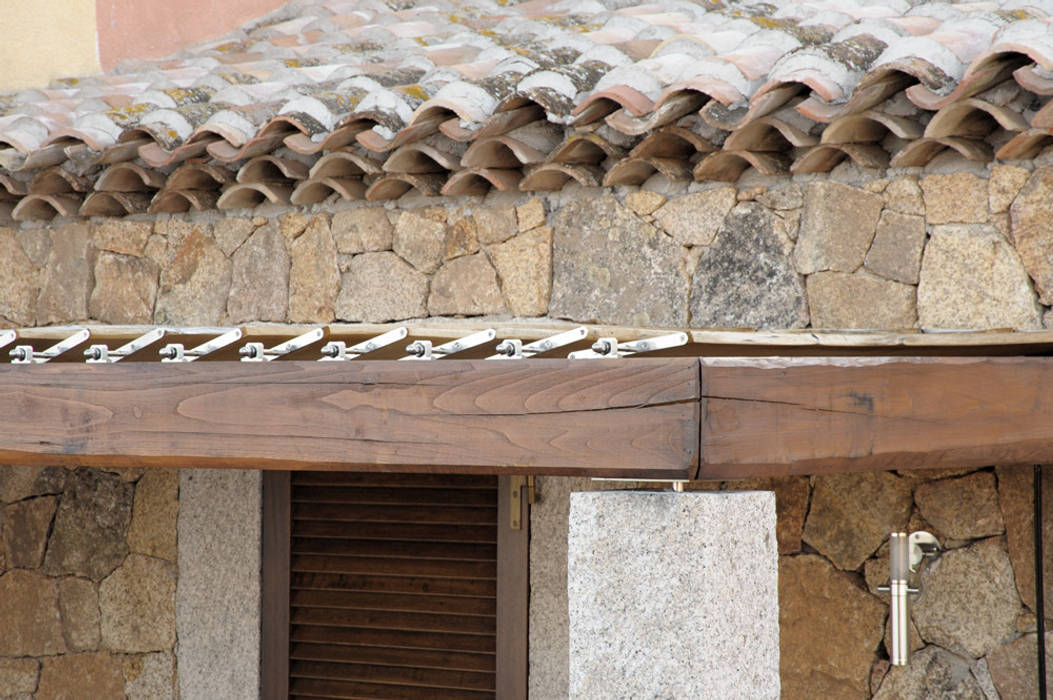 Veranda e giardino in Sardegna, Architetto Alessandro spano Architetto Alessandro spano Mediterranean style balcony, veranda & terrace