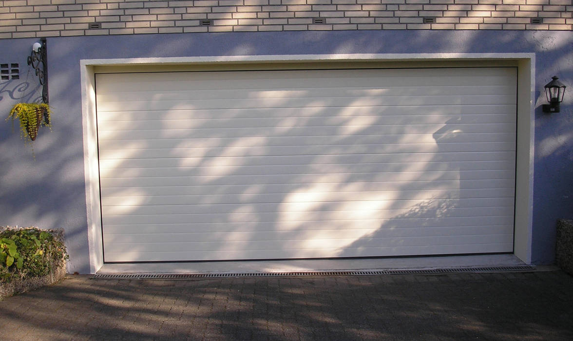 Rolltor in Weiß, garagentorverkauf.de garagentorverkauf.de Garage Doors Aluminium/Zinc White