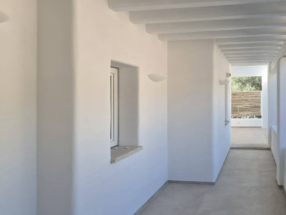 INTERNO ESTERNO E ARREDI in Costa Smeralda, Architetto Alessandro spano Architetto Alessandro spano Śródziemnomorski balkon, taras i weranda