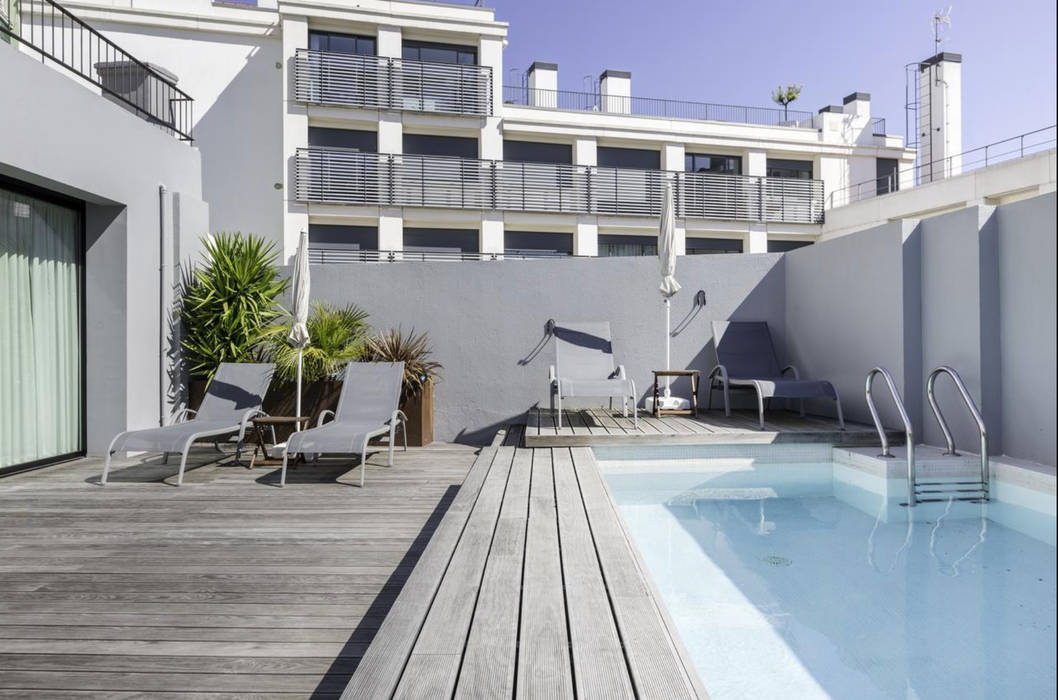 desmobilar Piscinas de estilo moderno