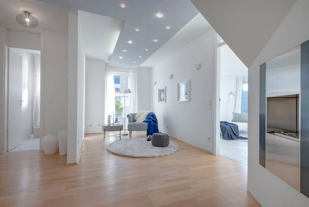 Modern Corridor Hallway Stairs By Cornelia Augustin Home Staging Modern Homify