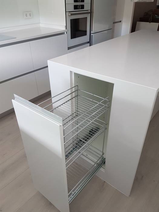 Isla con almacenamiento lateral extraible o. r. group cocinas