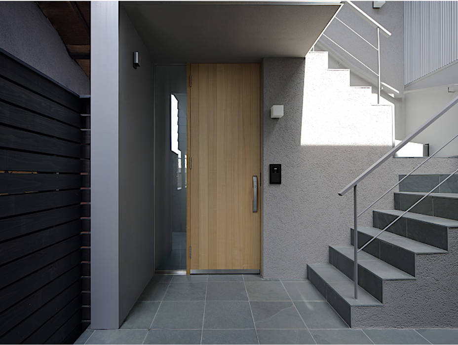 柳瀬真澄建築設計工房 Masumi Yanase Architect Office Modern Style Doors Homify