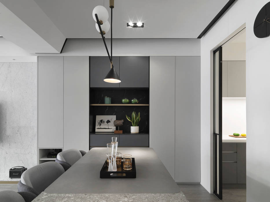 Modern J, 一己空間制作 ichidesign 一己空間制作 ichidesign Modern dining room