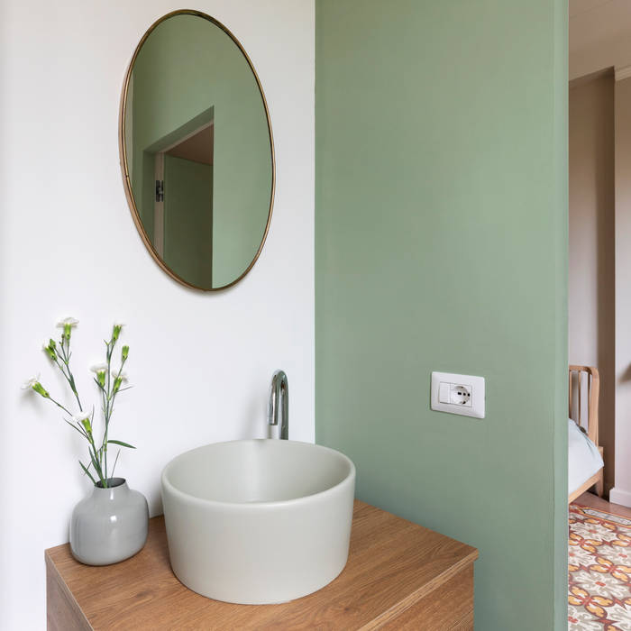 lavandino colorato bagno verde Lascia la Scia S.n.c. Bagno eclettico Legno Effetto legno bagno piccolo verde lavabo colore