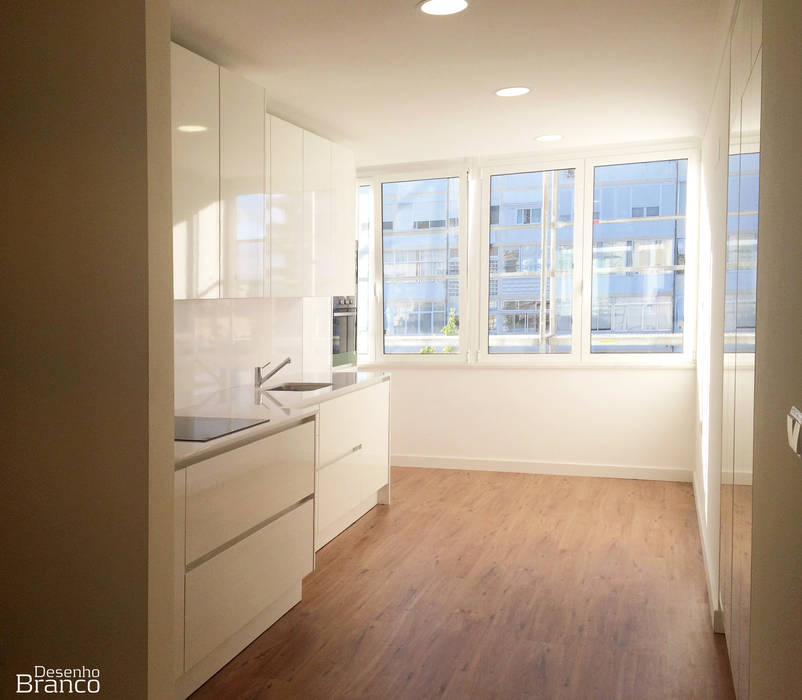 Desenho Branco Modern kitchen Beige