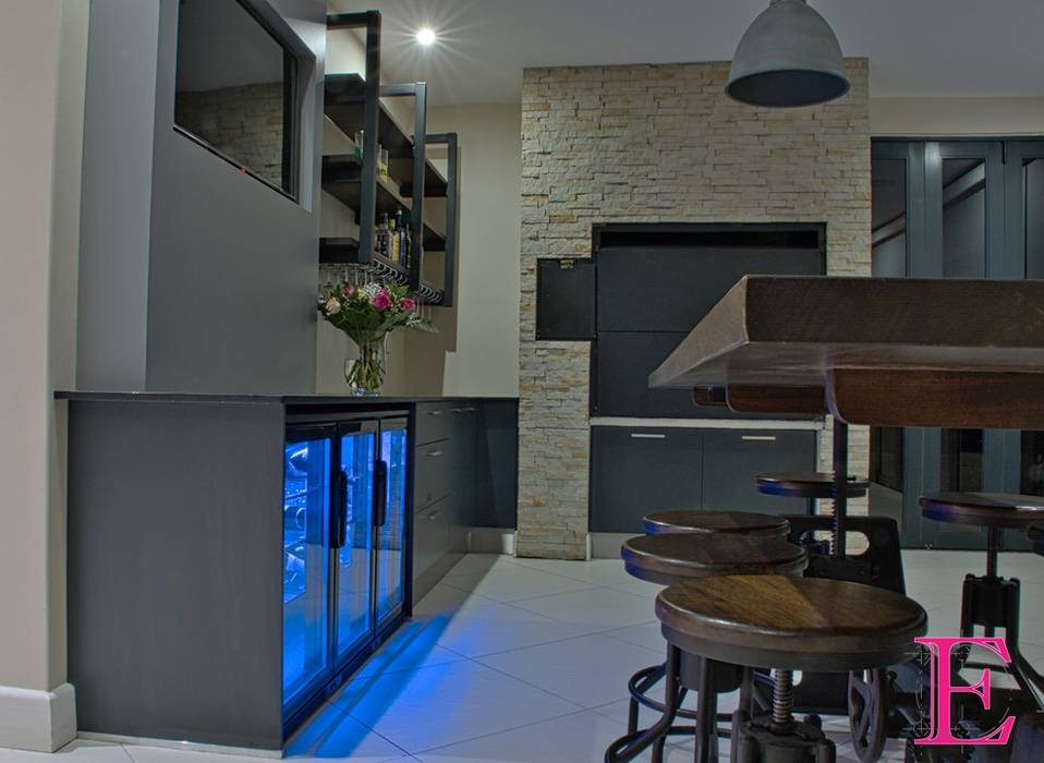 Industrial Home Entertainment / Bar Area Ergo Designer Kitchens & Cabinetry Wine cellar