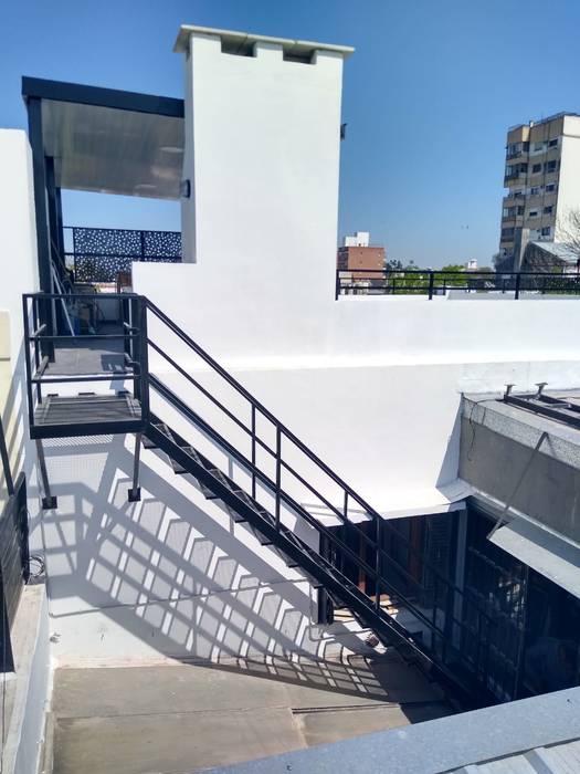 Quincho en Planta Alta, Erb Santiago Erb Santiago Balcones y terrazas de estilo minimalista