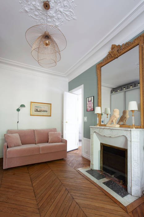 Un spacieux appartement Haussmannien sublimé, MISS IN SITU Clémence JEANJAN MISS IN SITU Clémence JEANJAN Eclectic style living room
