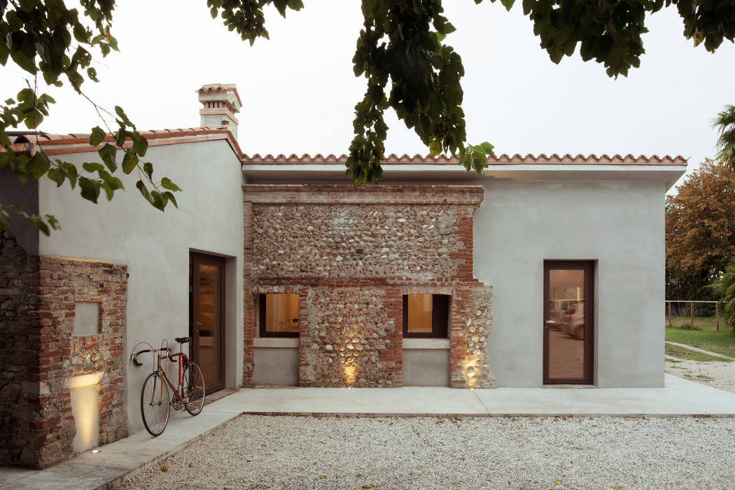 Depandance DCA, Didonè Comacchio Architects Didonè Comacchio Architects บ้านและที่อยู่อาศัย