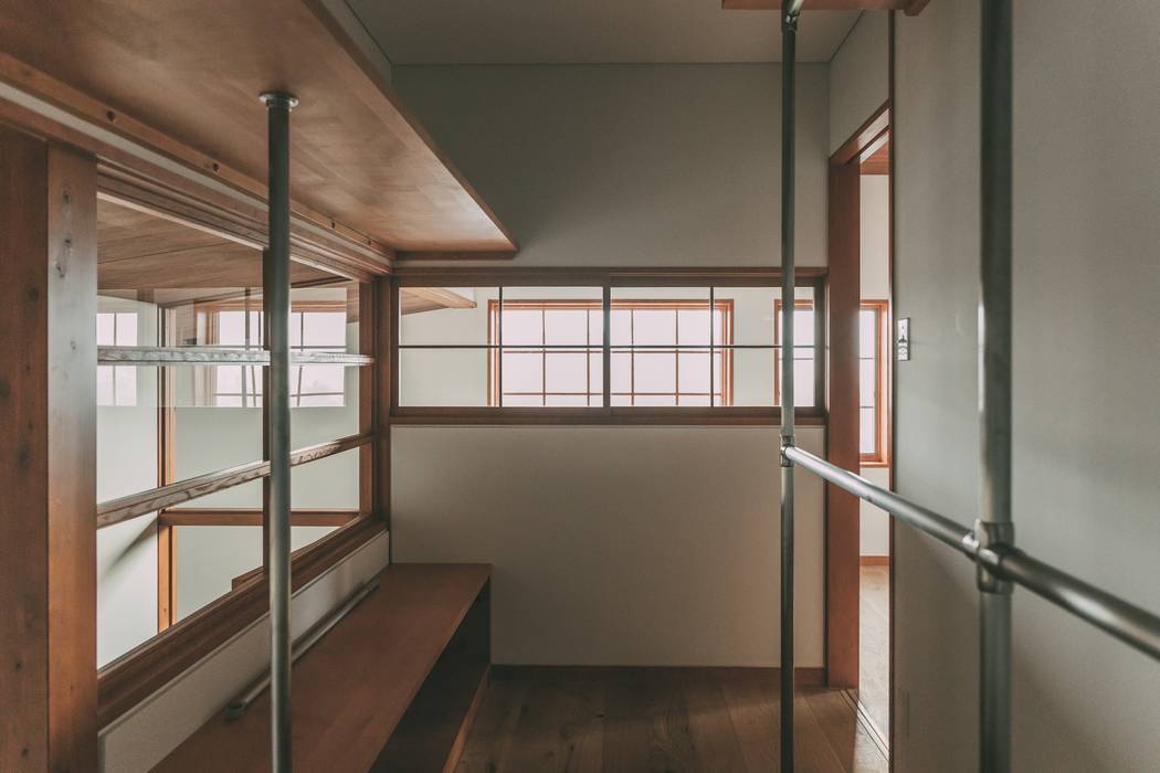 株式会社シーンデザイン建築設計事務所 Eclectic Style Dressing Rooms Homify 株式会社シーンデザイン建築設計事務所 Eclectic Style Dressing Rooms Homify