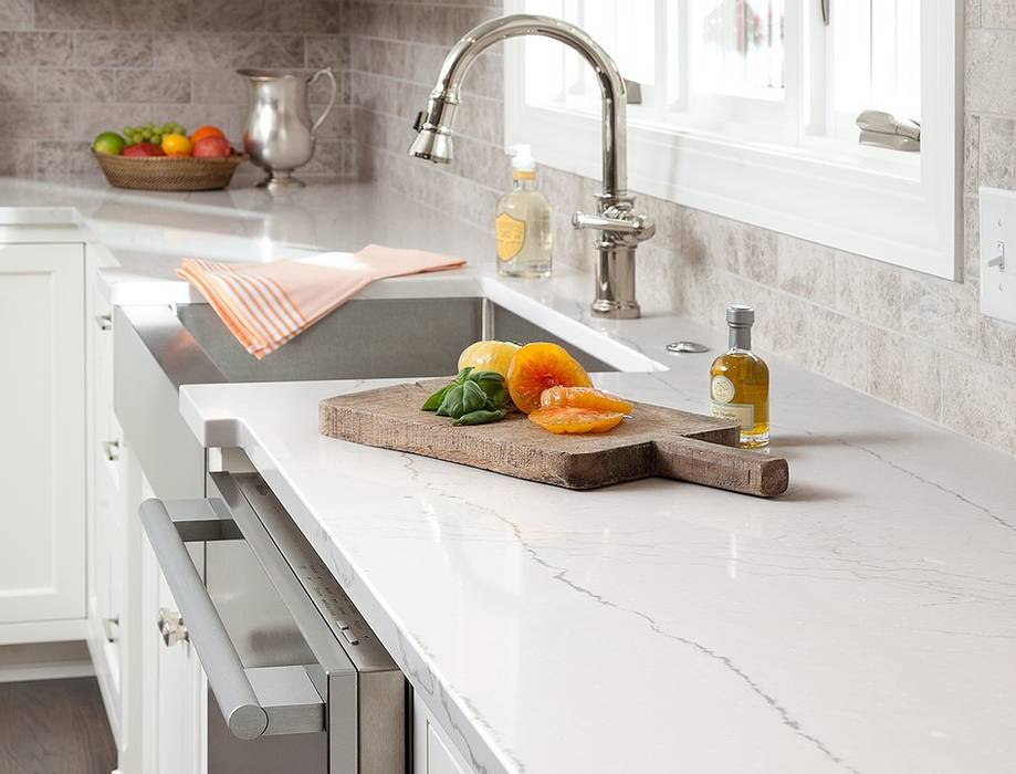 4. Countertop material is important. homify Kitchen units