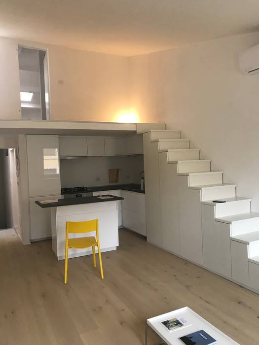 Ristrutturazione casa a schiera nel centro storico di Pistoia, studio patrocchi studio patrocchi Escalier