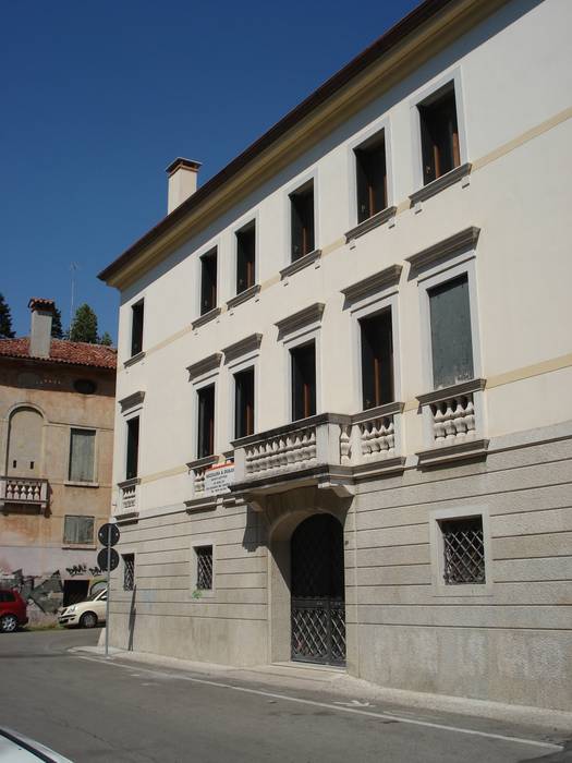 Palazzetto nobiliare a Bassano del Grappa, Eikon Eikon Casas de estilo ecléctico