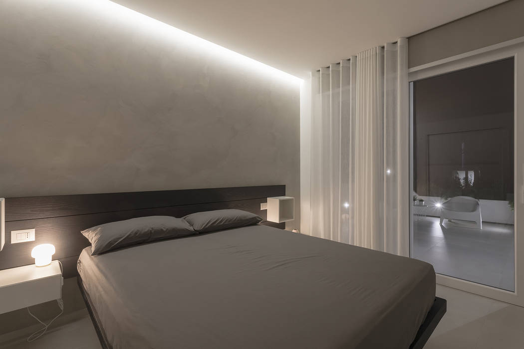 Villa TA, DFG Architetti Associati DFG Architetti Associati Modern style bedroom