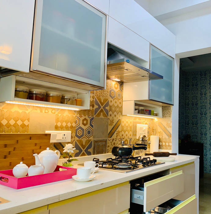 Lighting Position in Kitchen homify Minimalist kitchen Lighting position in kitchen, modular kitchen, lakkad works, home interiors, interior designing trends, customised furniture, soft closing drawers and kitchen cabinets
