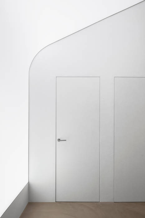 "Abitare tra Presente e Passato" Loft CB, Studio Associato Conti & Claus Studio Associato Conti & Claus Minimalist style doors