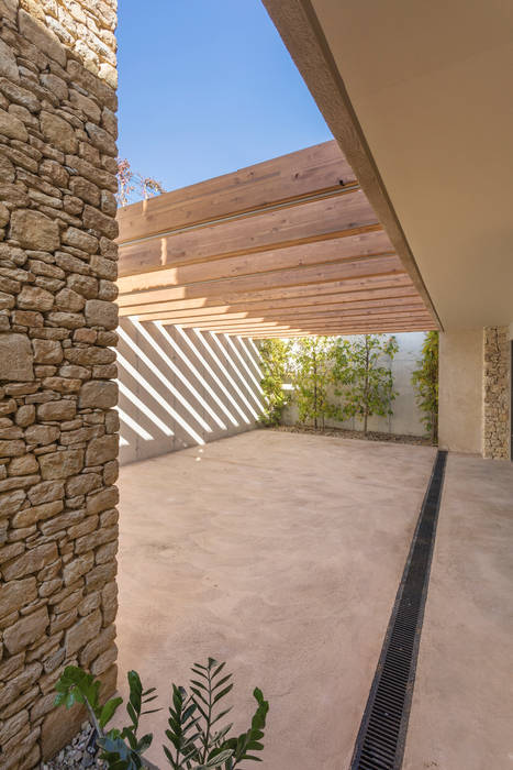 Casa en la Costa Brava, dom arquitectura dom arquitectura Mediterranean style garage/shed