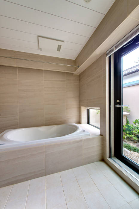 眺望に伸びる家, TERAJIMA ARCHITECTS／テラジマアーキテクツ TERAJIMA ARCHITECTS／テラジマアーキテクツ Modern bathroom