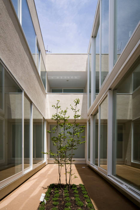 I-House, タカヤマ建築事務所 タカヤマ建築事務所 Modern garden