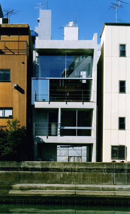 日本橋-川辺の家, 西島正樹／プライム一級建築士事務所 西島正樹／プライム一級建築士事務所 บ้านและที่อยู่อาศัย คอนกรีตเสริมแรง