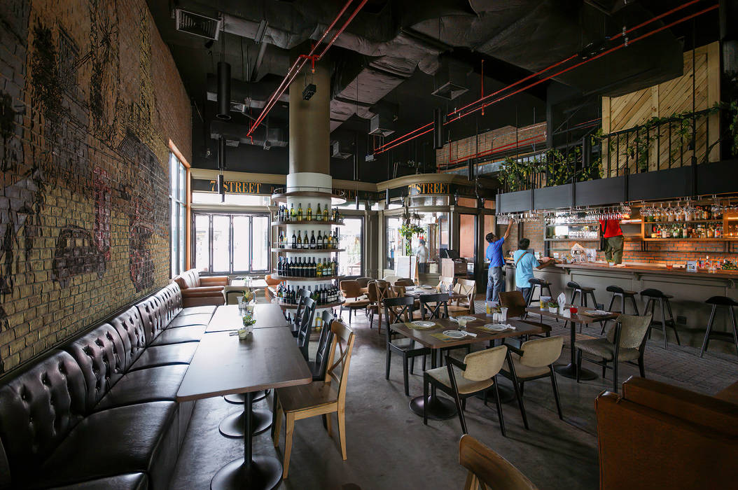 7th street Resturant, Modernize Design + Turnkey Modernize Design + Turnkey Modern dining room