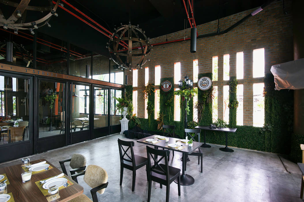 7th street Resturant, Modernize Design + Turnkey Modernize Design + Turnkey Modern dining room