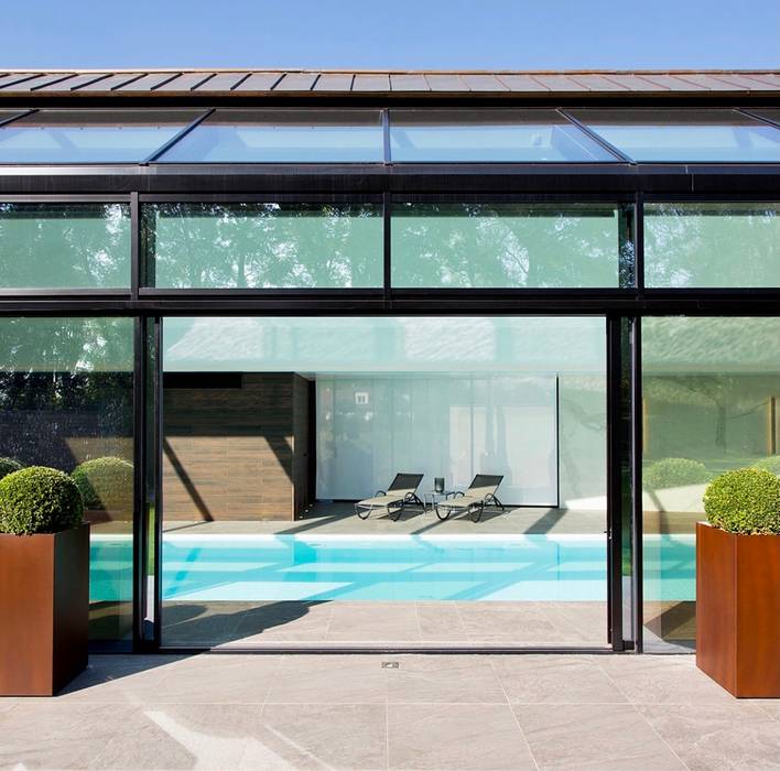 Indoor Pool, Pool im Garten Pool im Garten Piscinas de estilo moderno