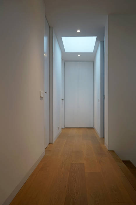 Vivienda en Sionlla, AD+ arquitectura AD+ arquitectura Modern corridor, hallway & stairs Wood Wood effect