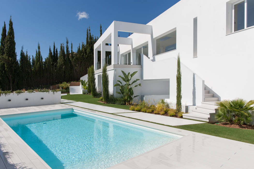 Villa Alegría Eacis Construcciones Piscinas de estilo moderno villa, villa de lujo, Marbella, Málaga, constructora, luxury homes, builder, arquitectura, luxury villas
