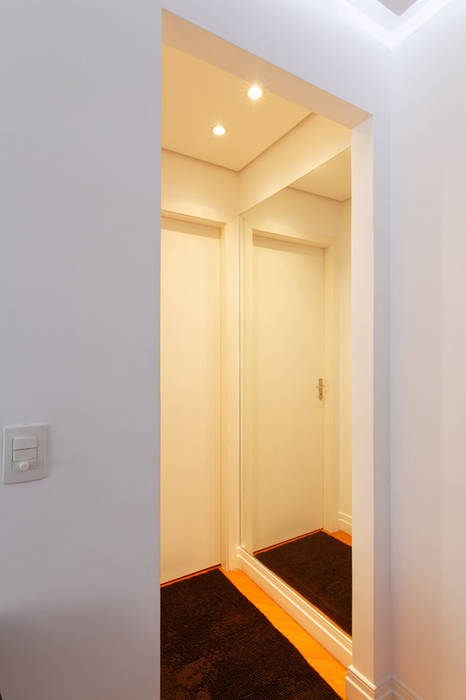 Apartamento Atua Moóca II - 27m2, Raphael Civille Arquitetura Raphael Civille Arquitetura Scandinavian style corridor, hallway& stairs