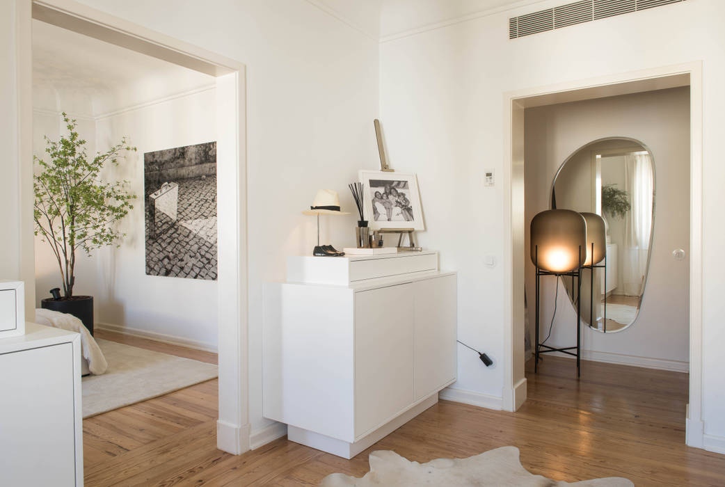 Closet - Master Suite Atelier Renata Santos Machado Closets modernos Espelho,Plantar,Construção,Madeira,casa,Porta-retratos,Design de interiores,corredor,Pisos,Planta de casa